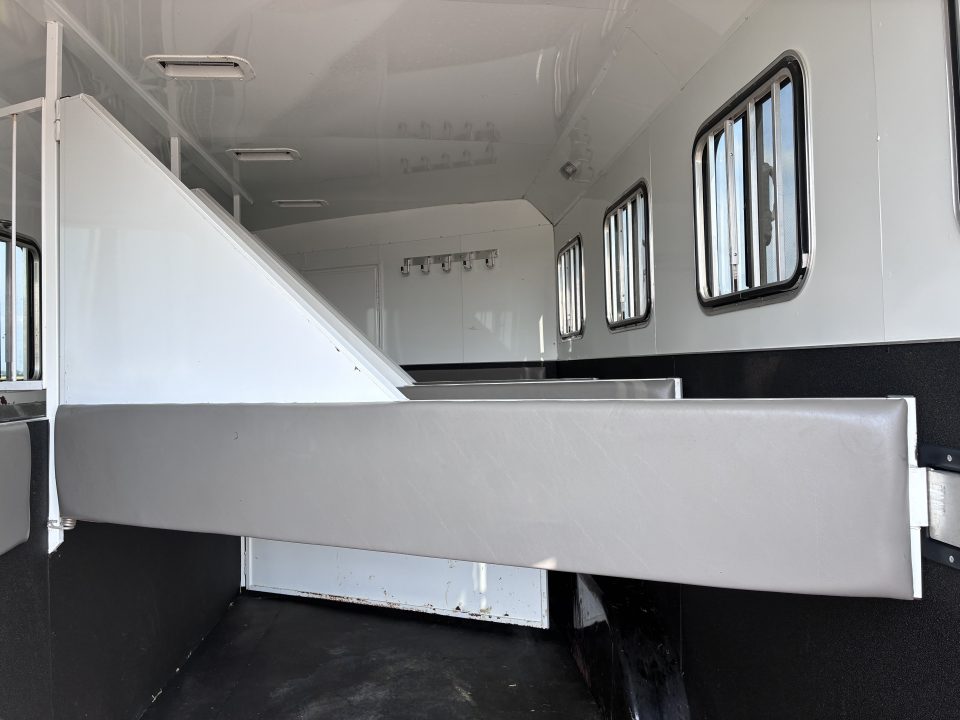 Used 2014 4H Bison Coach 12' LQ Horse Trailer