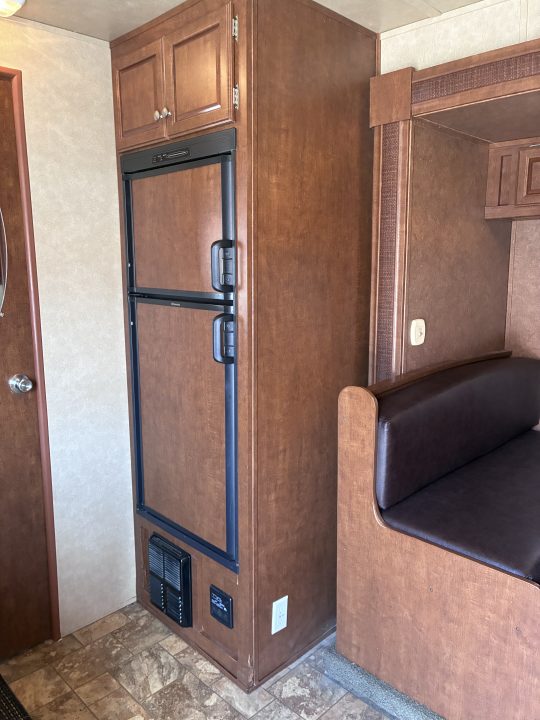 Used 2014 4H Bison Coach 12' LQ Horse Trailer