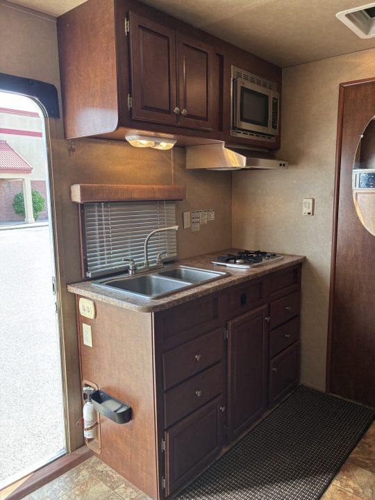 Used 2014 4H Bison Coach 12' LQ Horse Trailer