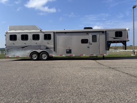 Used 2014 4H Bison Coach 12' LQ Horse Trailer