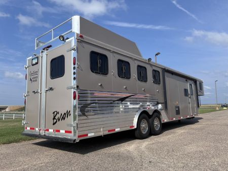 Used 2014 4H Bison Coach 12' LQ Horse Trailer