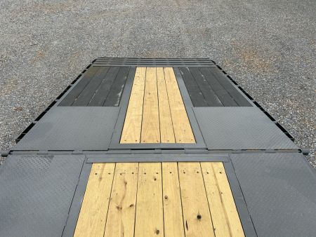 New 2026 MAXXD Gooseneck Trailer | 32' x 102' 30K GVWR