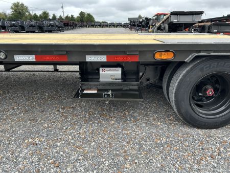 New 2026 MAXXD Gooseneck Trailer | 32' x 102' 30K GVWR