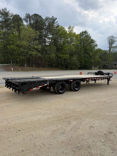 New 2026 Iron Bull FLP Series 102"x25' / 2-10,000# Electric Brake Axles / 16" Dual Wheels / 5' Rampage Ramps / Deckover Trailer / Dual 12k set back jacks