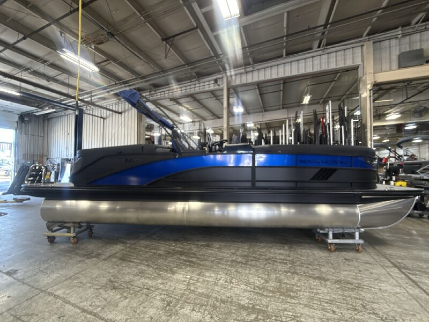 New 2026 Bennington 24' M Series Fastback Tri-toon Boat