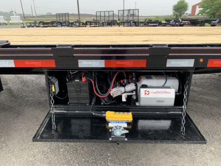 New 2026 Diamond C Trailers FMAX212L32X102HDT (32' X 102") 25.9K (Pacesetter Ed.) Hydraulic Dovetail Flatbed Trailer