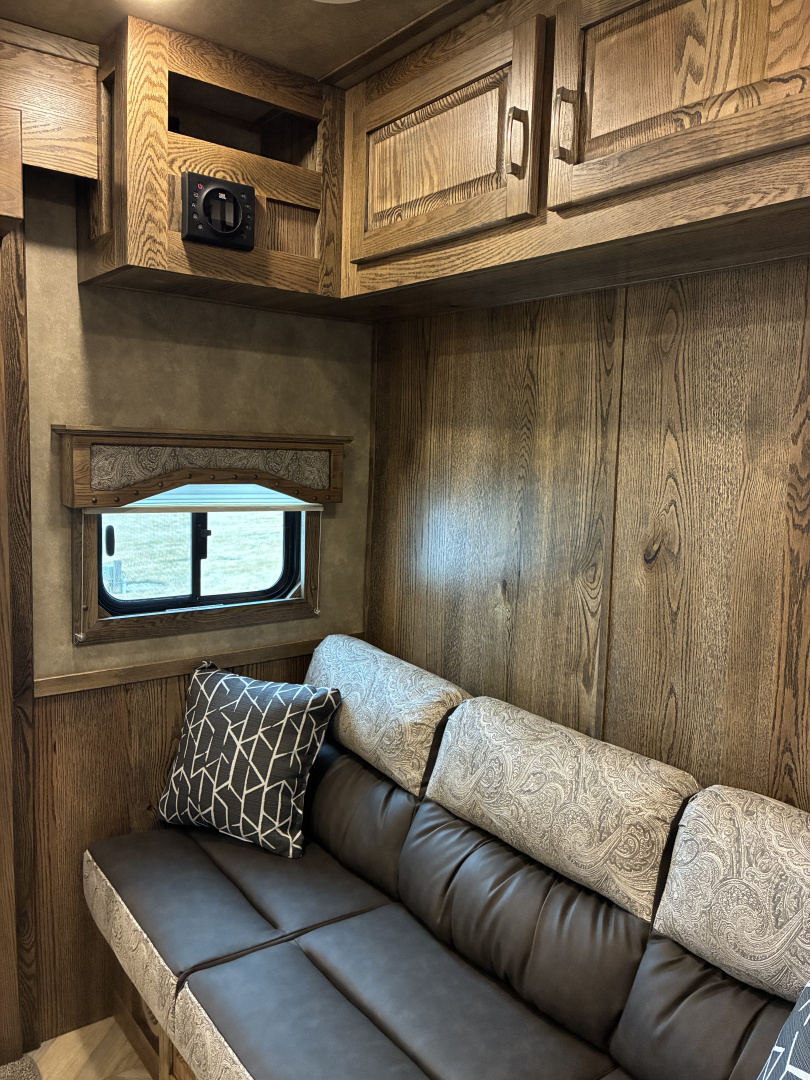 New 2026 Lakota IN8315SR 3H 15' LQ Horse Trailer