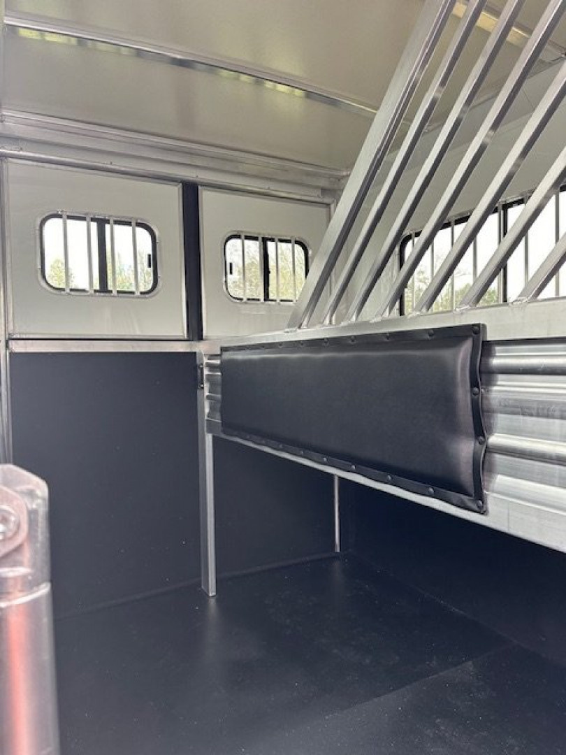 New 2026 Cimarron Trailers Norstar 2 Horse Straightload Gooseneck Horse Trailer