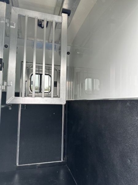 New 2026 Cimarron Trailers Norstar 2 Horse Straightload Gooseneck Horse Trailer