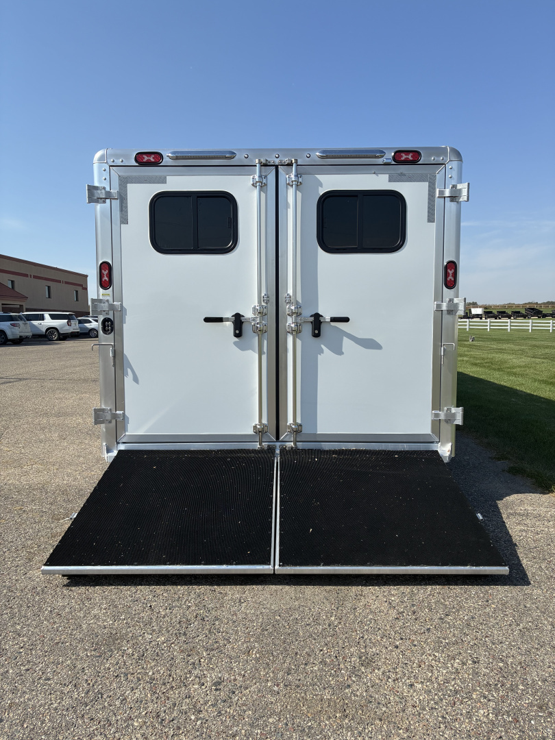 New 2026 Cimarron Trailers 10 Pen Showstar LX Stock / Stock Combo Trailer