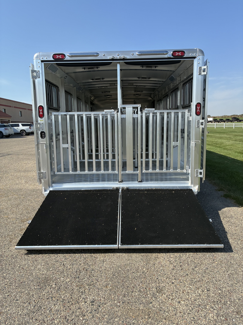 New 2026 Cimarron Trailers 10 Pen Showstar LX Stock / Stock Combo Trailer