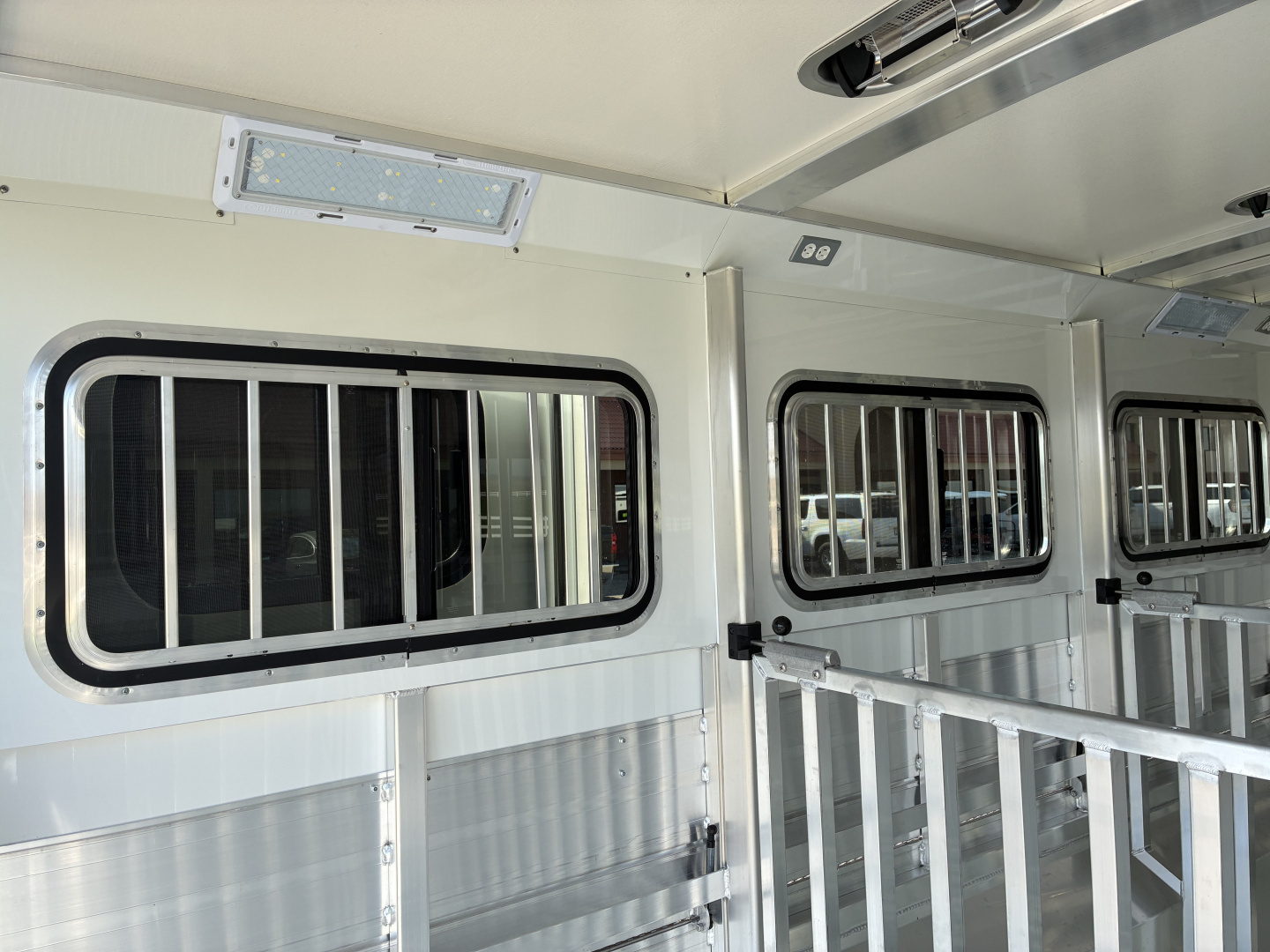 New 2026 Cimarron Trailers 10 Pen Showstar LX Stock / Stock Combo Trailer