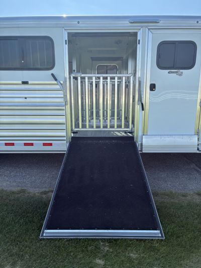 New 2026 Cimarron Trailers 10 Pen Showstar LX Stock / Stock Combo Trailer