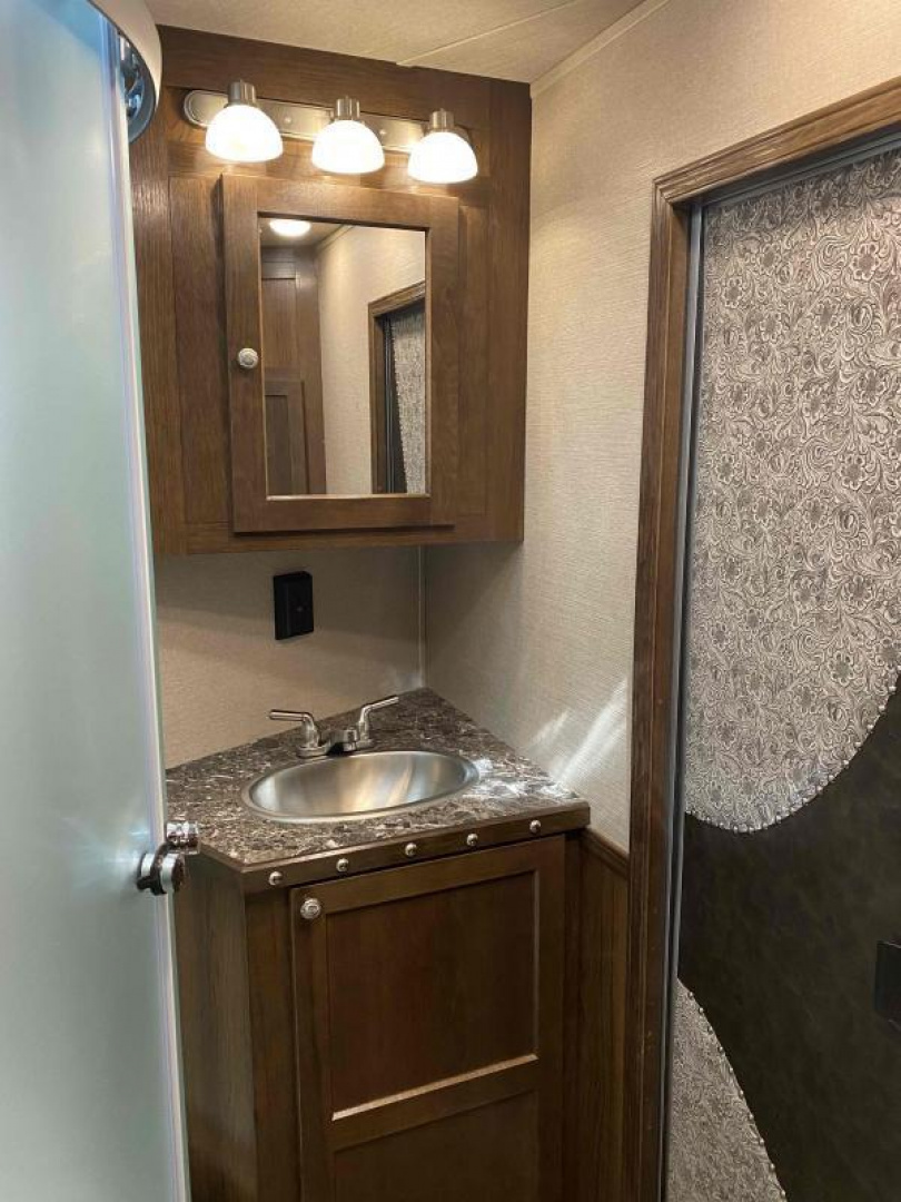 New 2023 SMC Laramie 3 Horse 14' Living Quarter Trailer