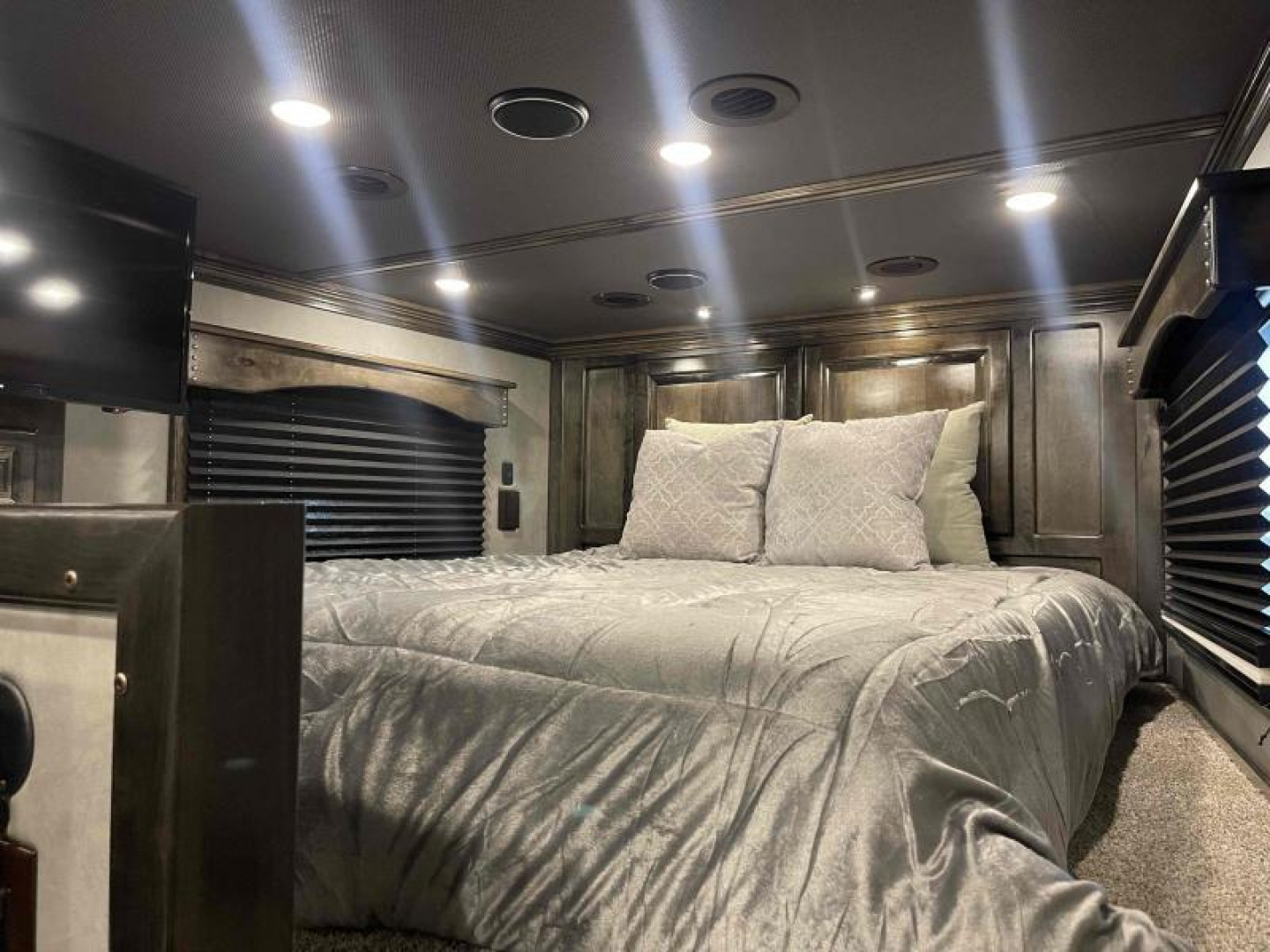 New 2023 Cimarron Freedom Toyhauler 16' Garage 16' Outlaw Living Quarter