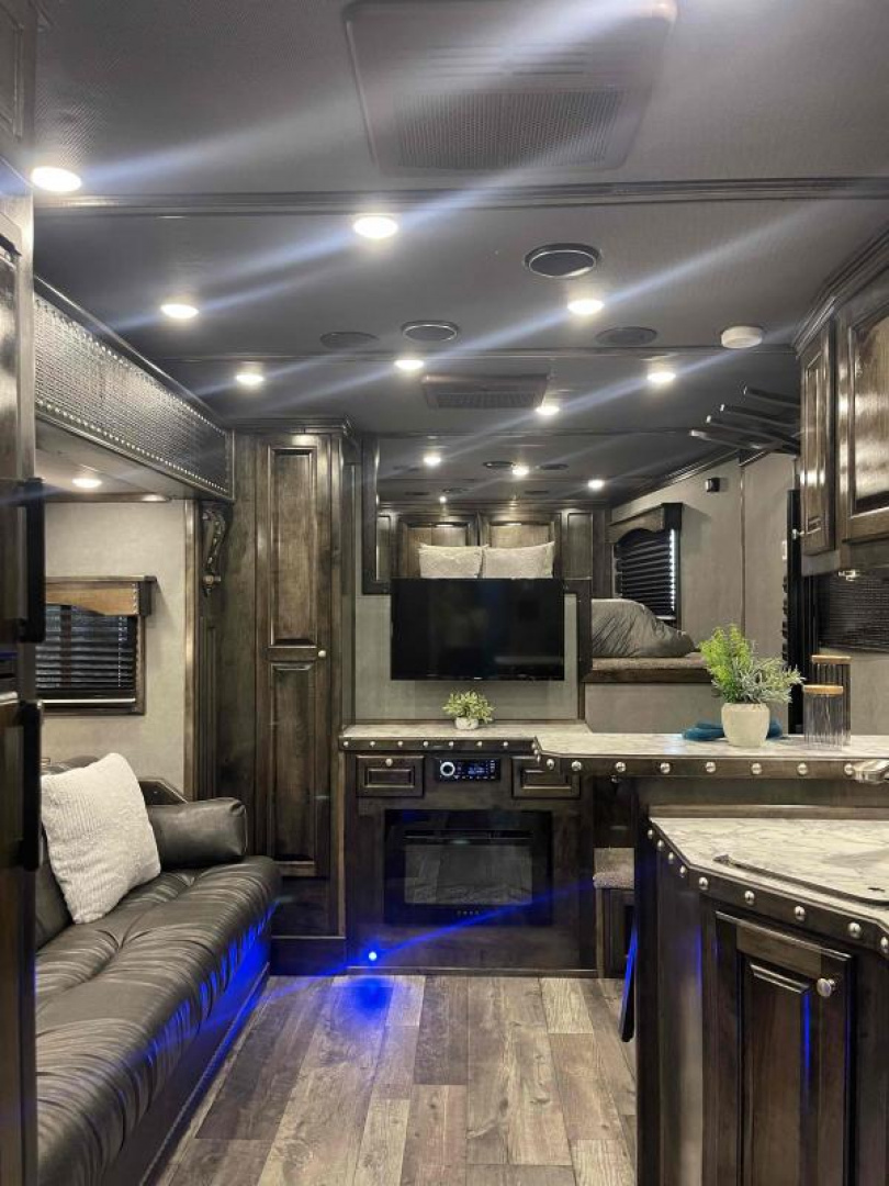 New 2023 Cimarron Freedom Toyhauler 16' Garage 16' Outlaw Living Quarter
