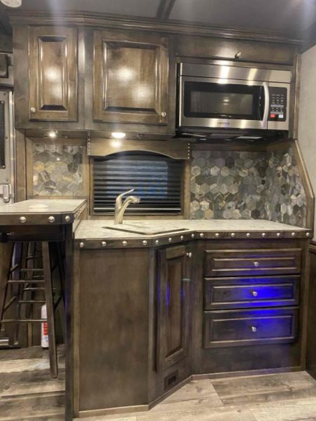 New 2023 Cimarron Freedom Toyhauler 16' Garage 16' Outlaw Living Quarter