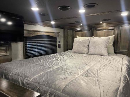 New 2023 Cimarron Freedom Toyhauler 16' Garage 16' Outlaw Living Quarter