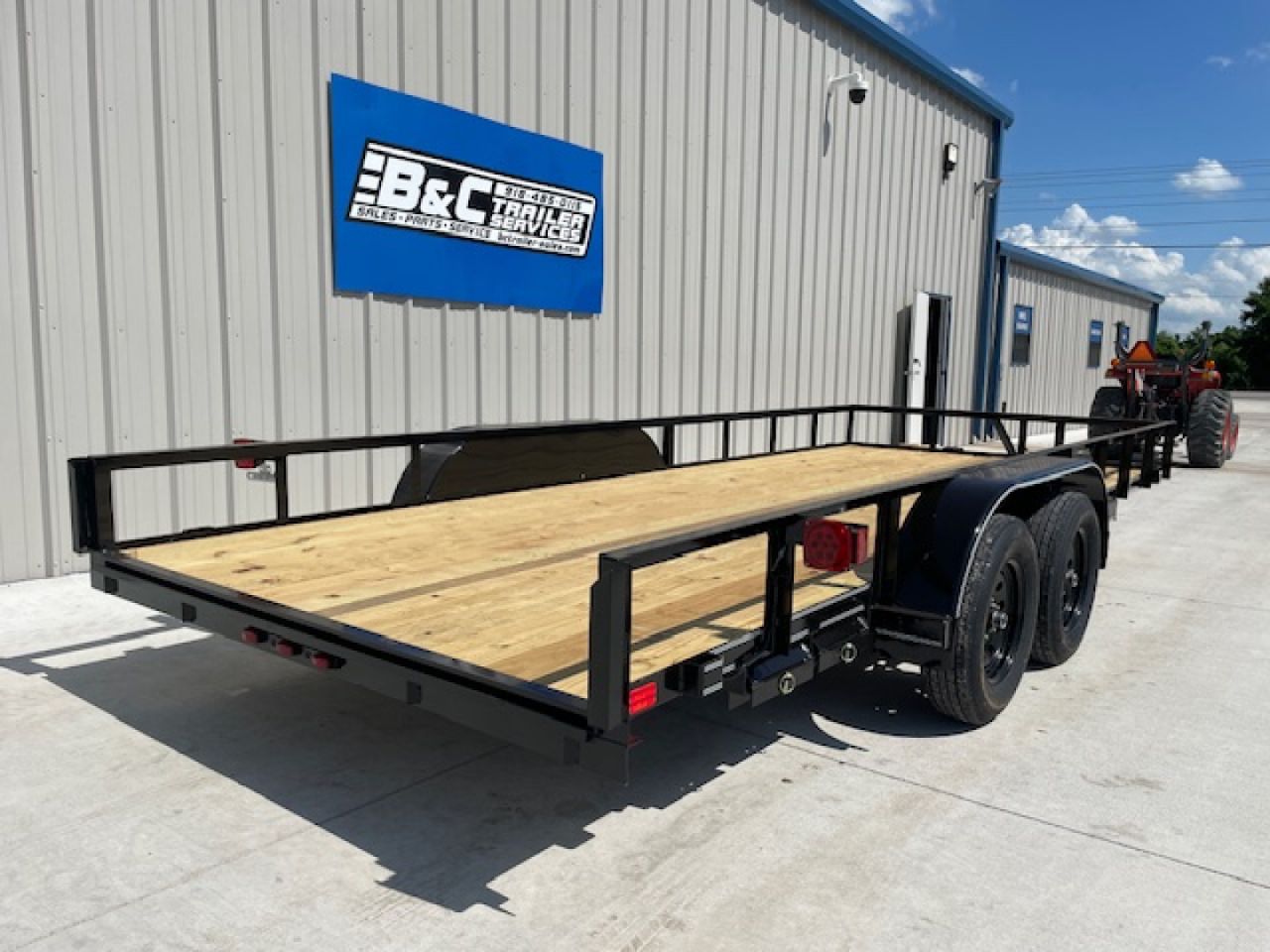 New 2026 DAVIDSON 83X18 TANDEM 3500lb AXLES, ANGLE TOP UTILITY W 1 BRAKE, SLIDE OUT RAMPS , WRAPPED TONGUE