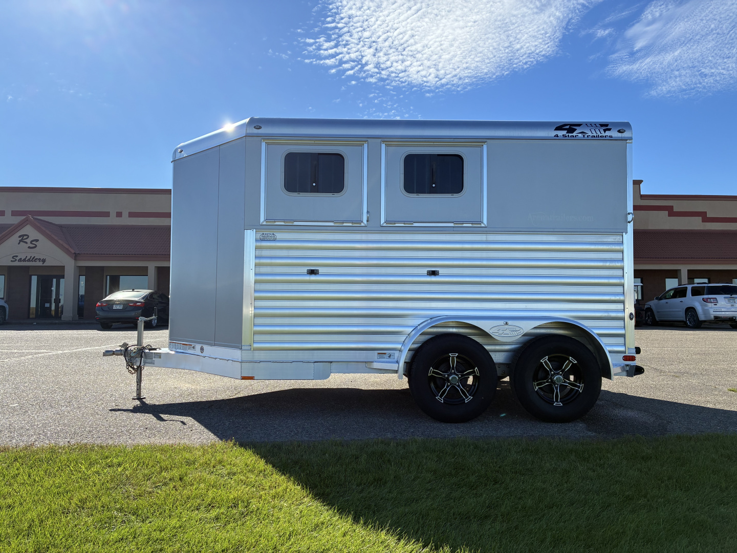 Used 2025 4-Star 2H BP Slant Load Horse Trailer - DEMO