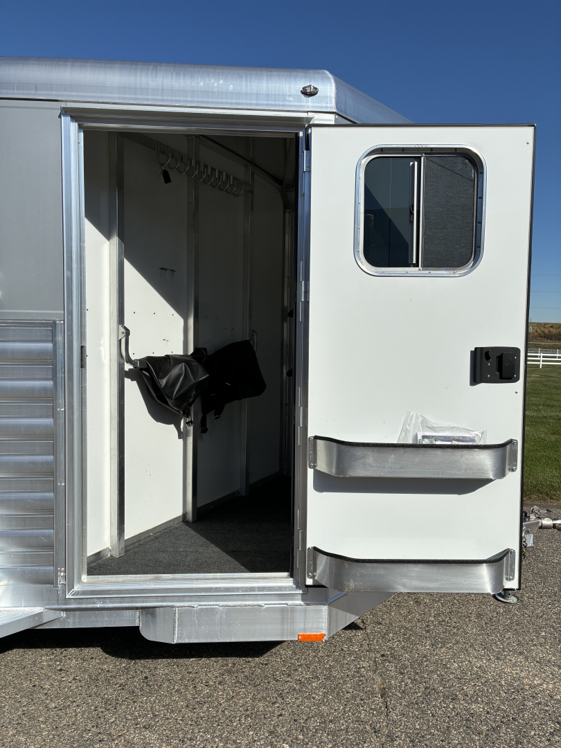 Used 2025 4-Star 2H BP Slant Load Horse Trailer - DEMO