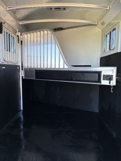Used 2025 4-Star 2H BP Slant Load Horse Trailer - DEMO
