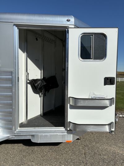 Used 2025 4-Star 2H BP Slant Load Horse Trailer - DEMO
