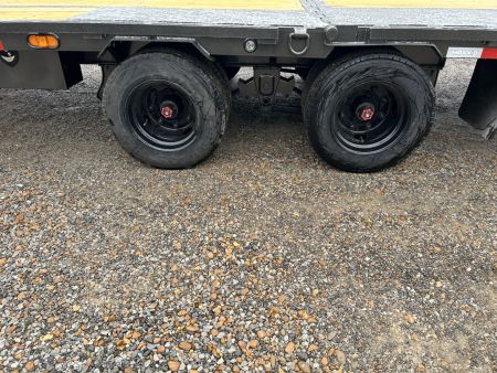 New 2026 MAXXD Gooseneck Trailer | 32' x 102' 30K GVWR