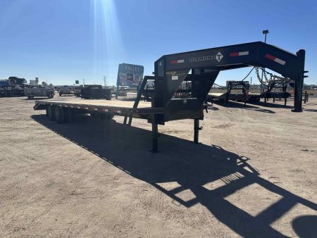 Used 2025 Diamond T 32' Flatdeck Trailer Tandem Dual GN