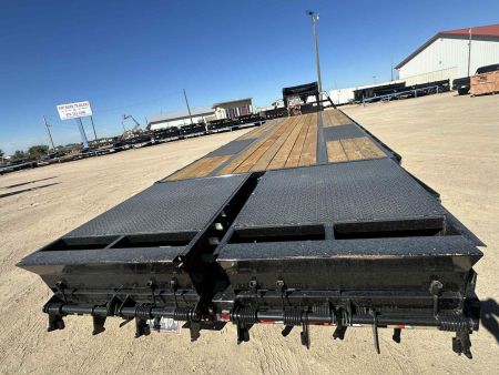 Used 2025 Diamond T 32' Flatdeck Trailer Tandem Dual GN