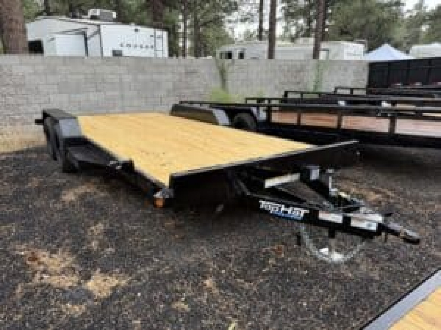 New 2026 Top Hat Trailers 83X18 Deluxe Car Hauler Car Hauler