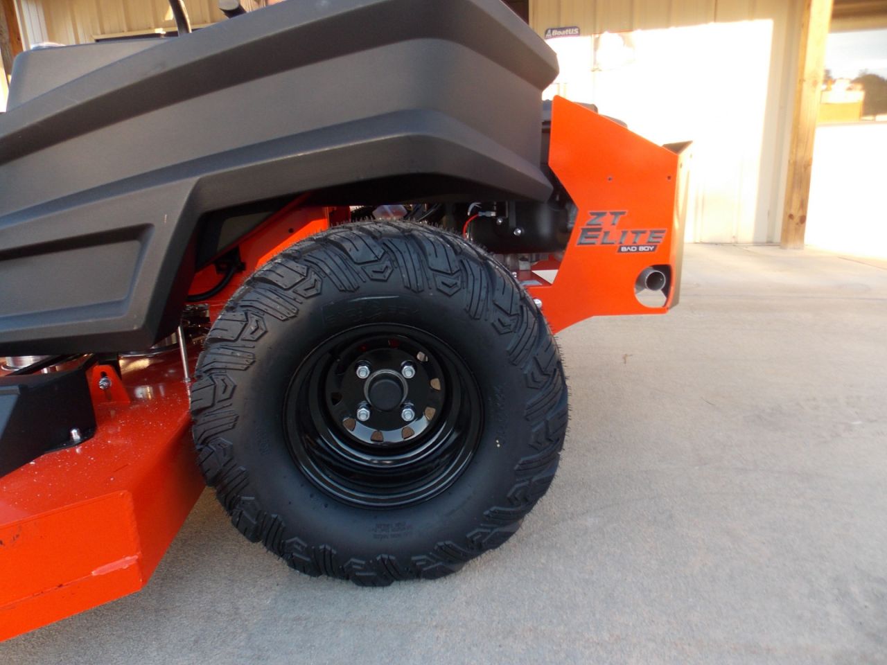 New 2026 Bad Boy ZT ELITE 60" KAWASAKI BZS60FR730 Lawn Mowers