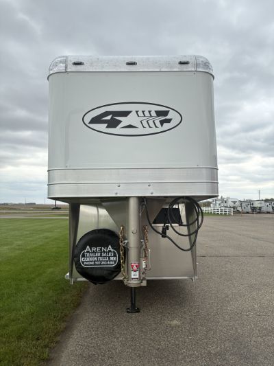 New 2026 4-Star 2H GN Deluxe Straight Load Horse Trailer
