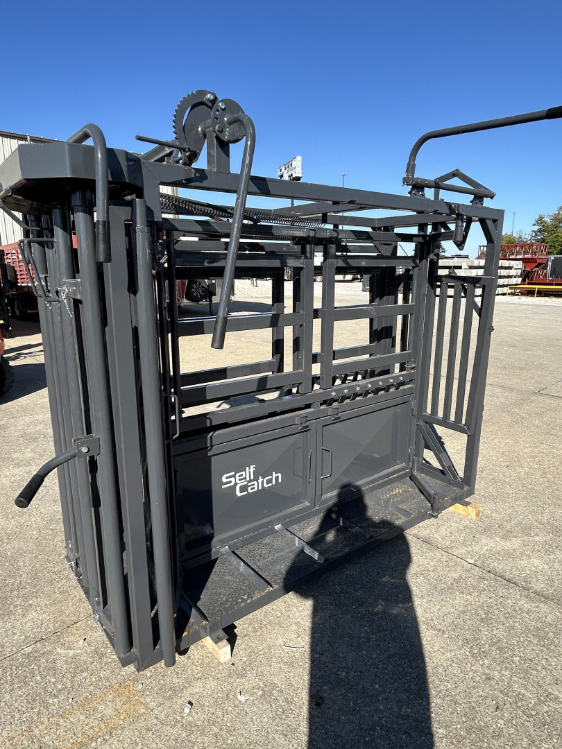 New 2026 Stock Pro Self Catch Cattle Squeeze Chute Livestock Equipment