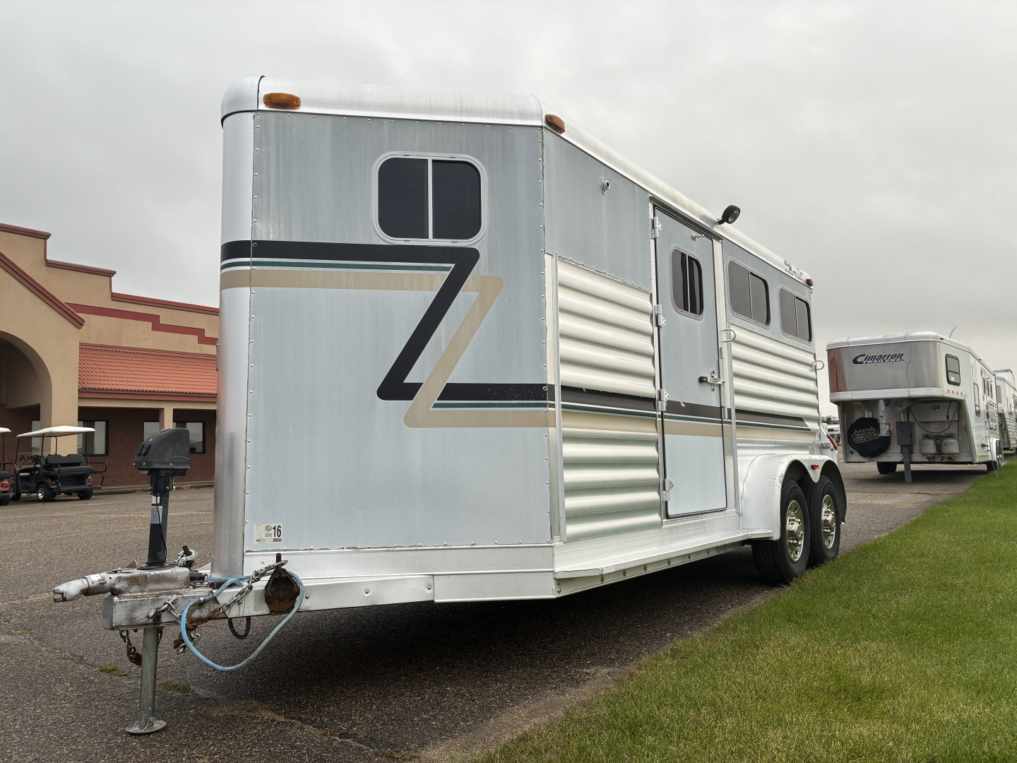 Used 2002 4-Star 2H Straight Load Horse Trailer