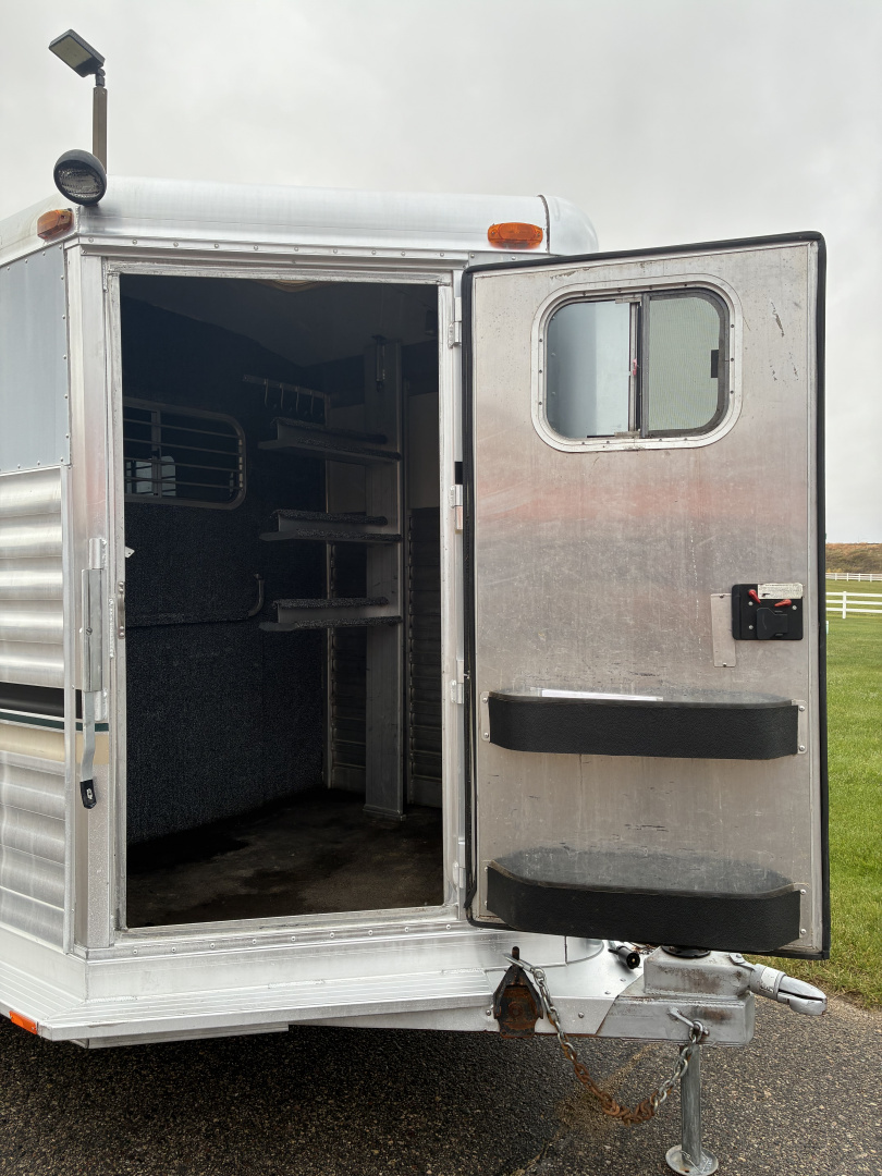 Used 2002 4-Star 2H Straight Load Horse Trailer