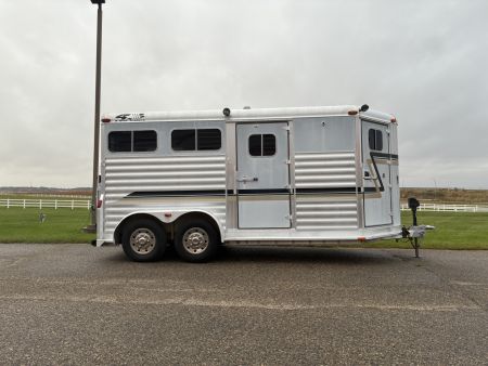 Used 2002 4-Star 2H Straight Load Horse Trailer