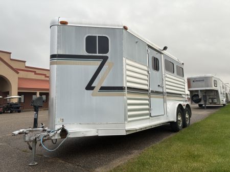Used 2002 4-Star 2H Straight Load Horse Trailer