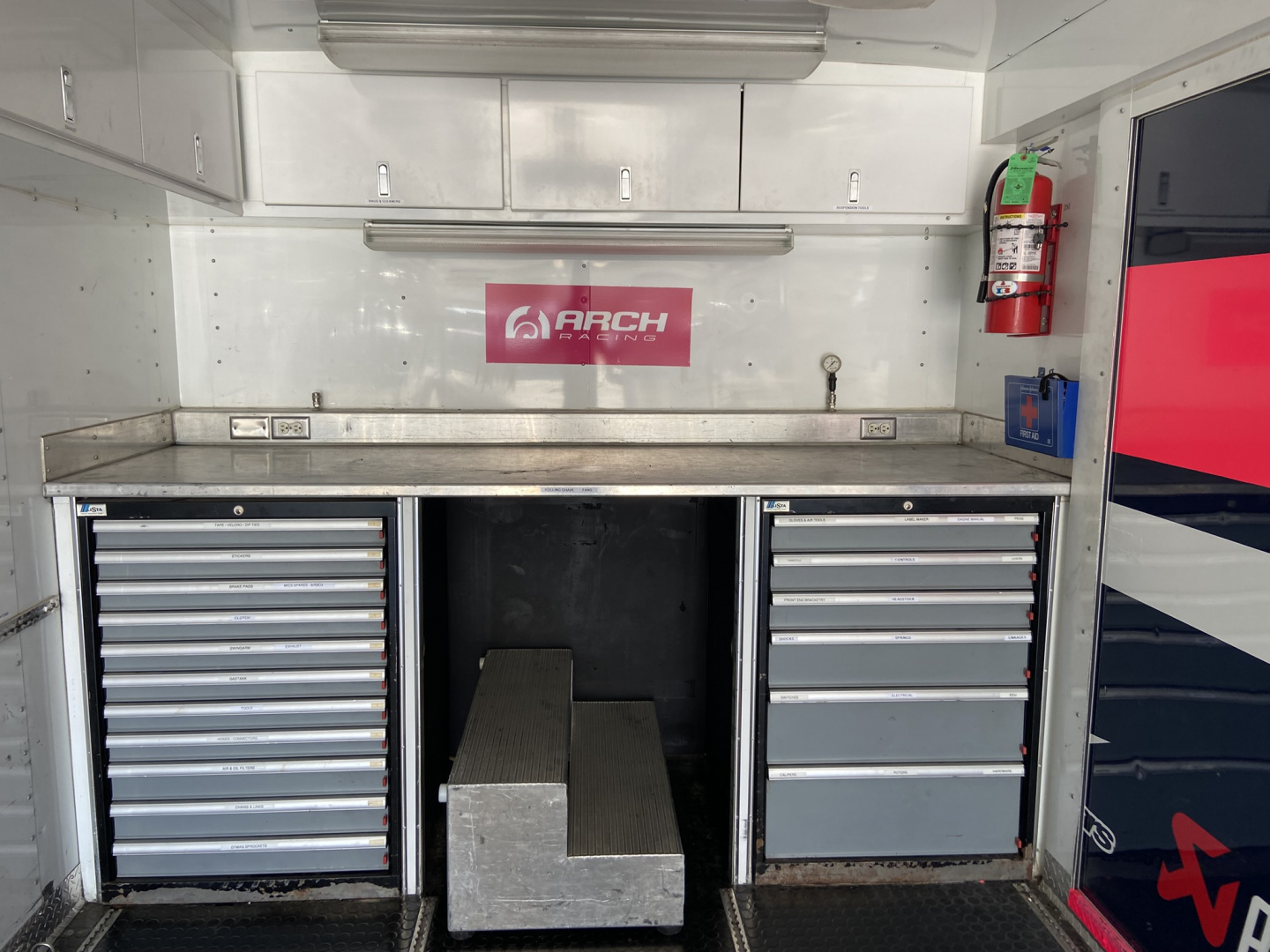 Used 2000 Featherlite Trailer