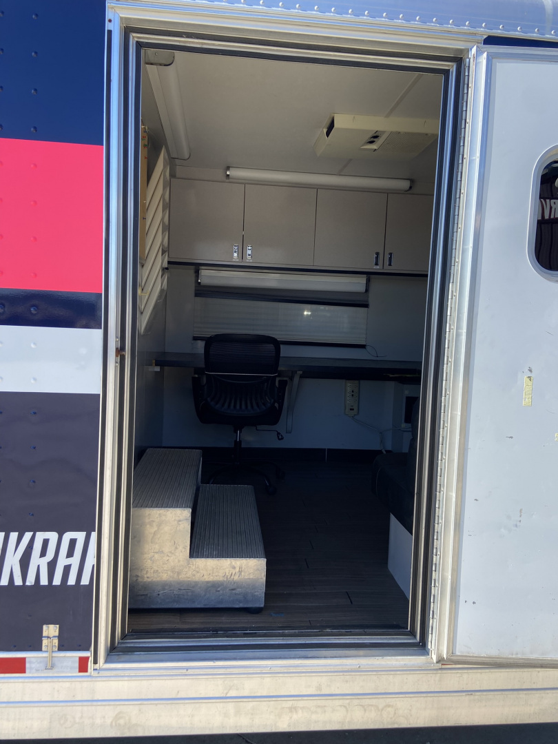 Used 2000 Featherlite Trailer