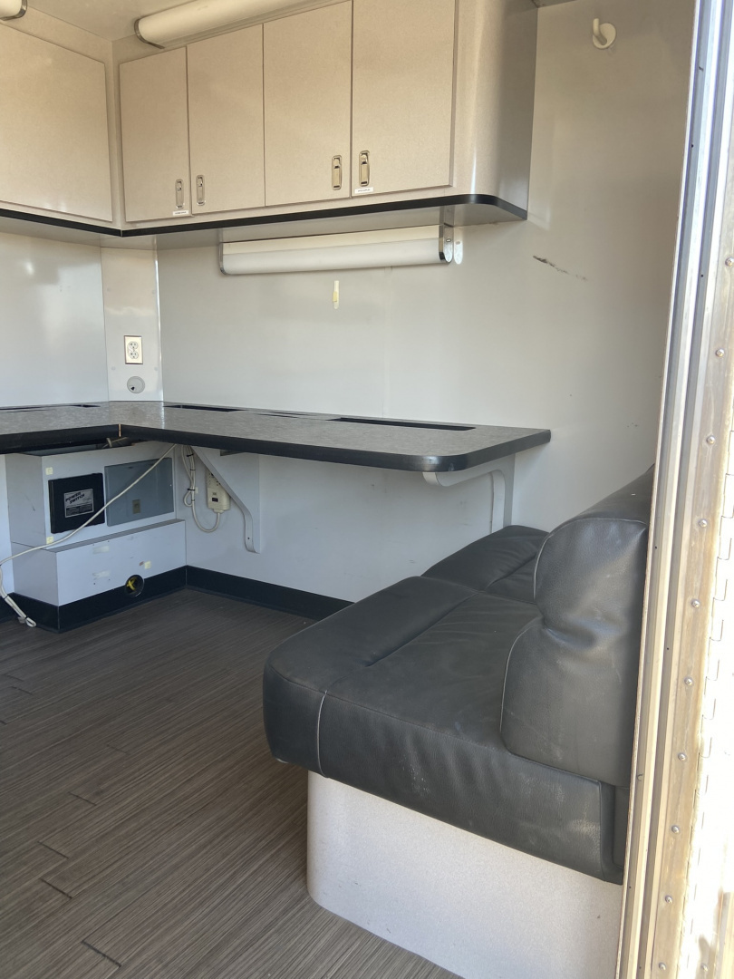 Used 2000 Featherlite Trailer