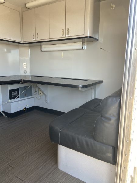 Used 2000 Featherlite Trailer