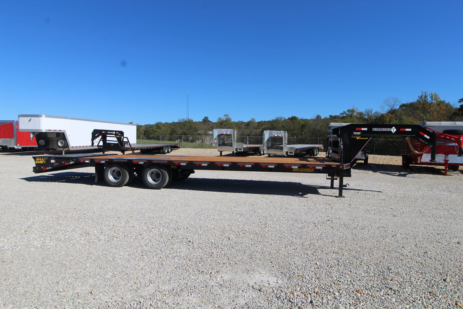 New 2026 Diamond T 10230DTF Flatbed Trailer