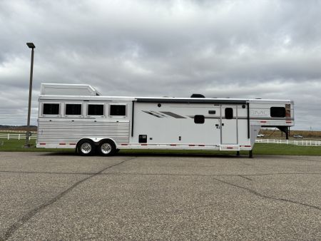 Used 2019 SMC Laramie 4H 15LQ Horse Trailer
