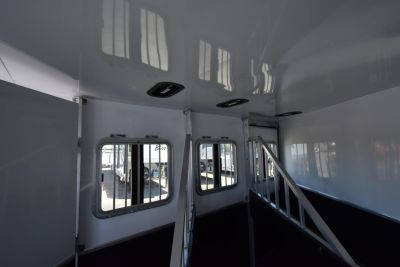 New 2027 Kiefer Manufacturing Kruiser 3 Horse BP Horse Trailer