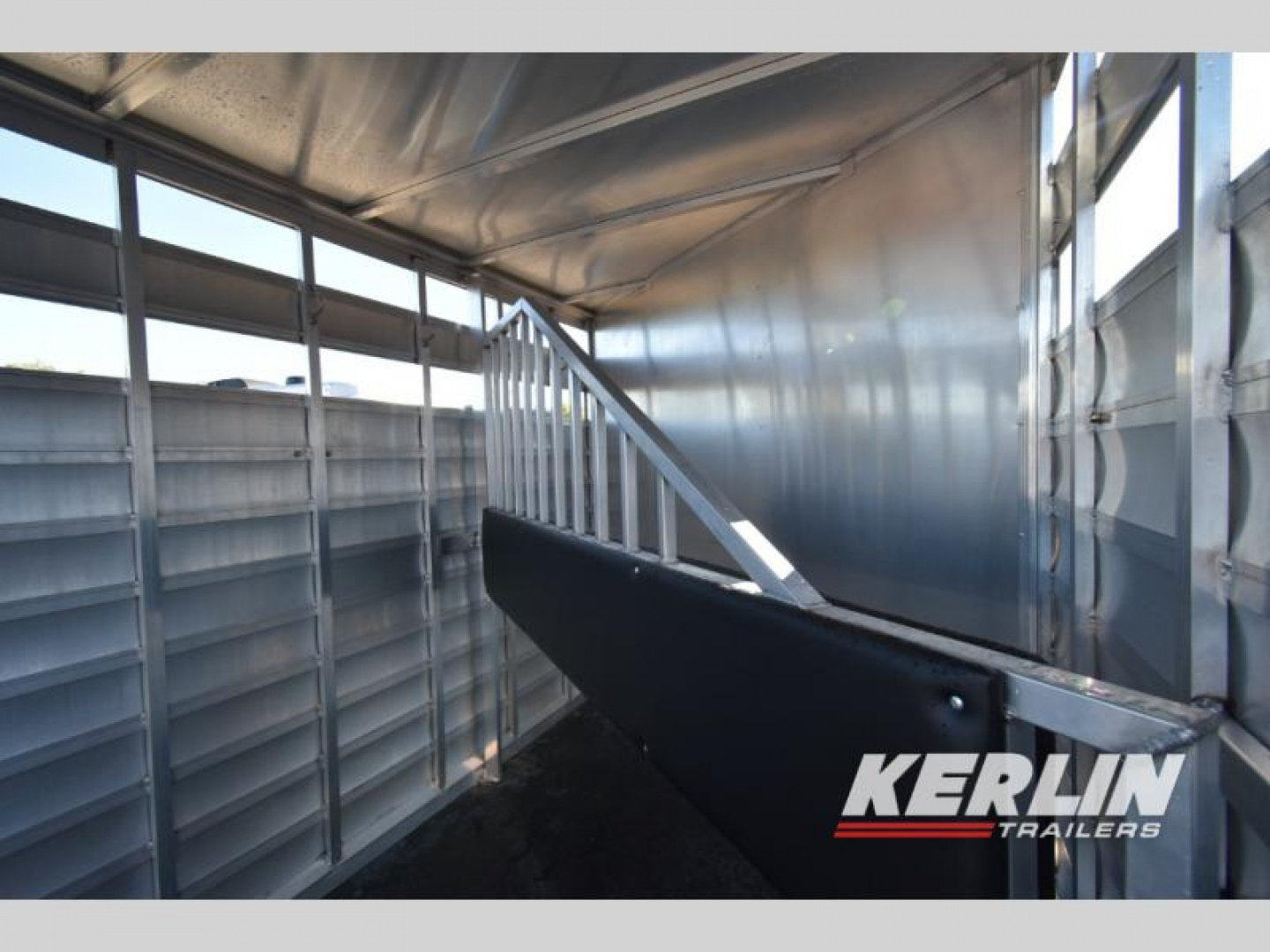 New 2026 Kiefer Manufacturing Kruiser STOCK SLANT LOAD BP Horse Trailer