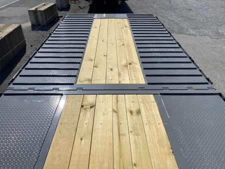 New 2026 Diamond C FMAX212 GOOSENECK TRAILER PACESETTER EDITION LOADED HYDRO DOVE & JACKS DISC BRAKES ALUMINUM OUTER RIMS