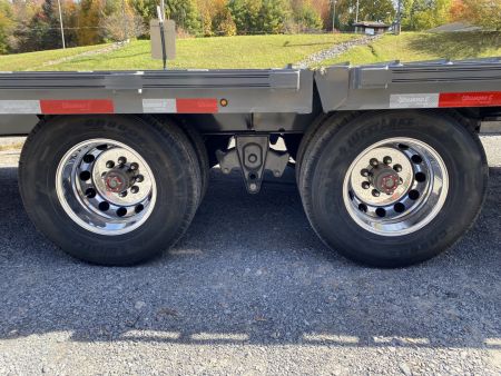 New 2026 Diamond C FMAX212 GOOSENECK TRAILER PACESETTER EDITION LOADED HYDRO DOVE & JACKS DISC BRAKES ALUMINUM OUTER RIMS
