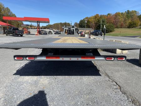 New 2026 Diamond C FMAX212 GOOSENECK TRAILER PACESETTER EDITION LOADED HYDRO DOVE & JACKS DISC BRAKES ALUMINUM OUTER RIMS