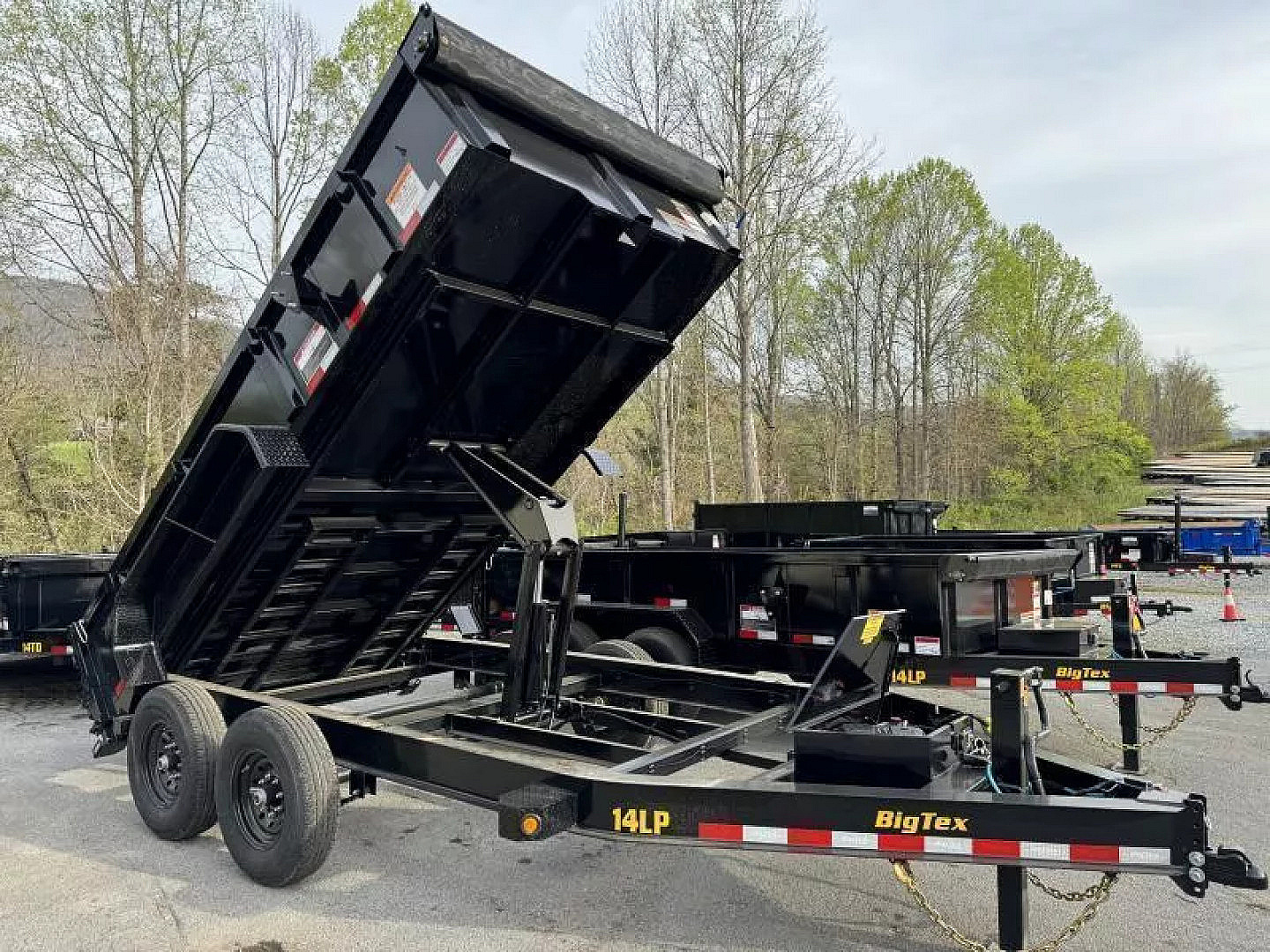 New 2025 Big Tex 14LP-14  Dump Trailer 7X14 WITH TARP RAMPS & LOADING FEET SCISSOR LIFT